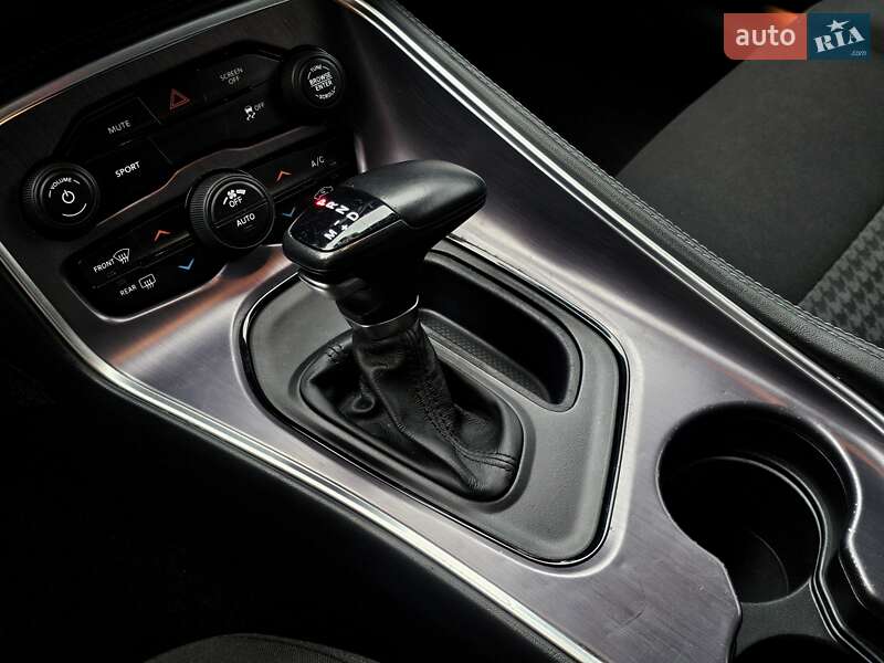 Купе Dodge Challenger 2017 в Киеве