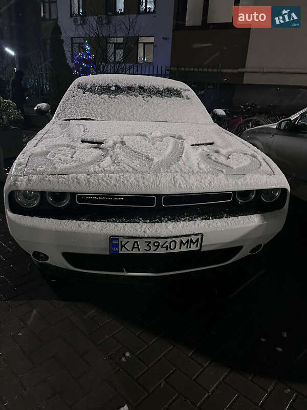 Купе Dodge Challenger 2016 в Киеве