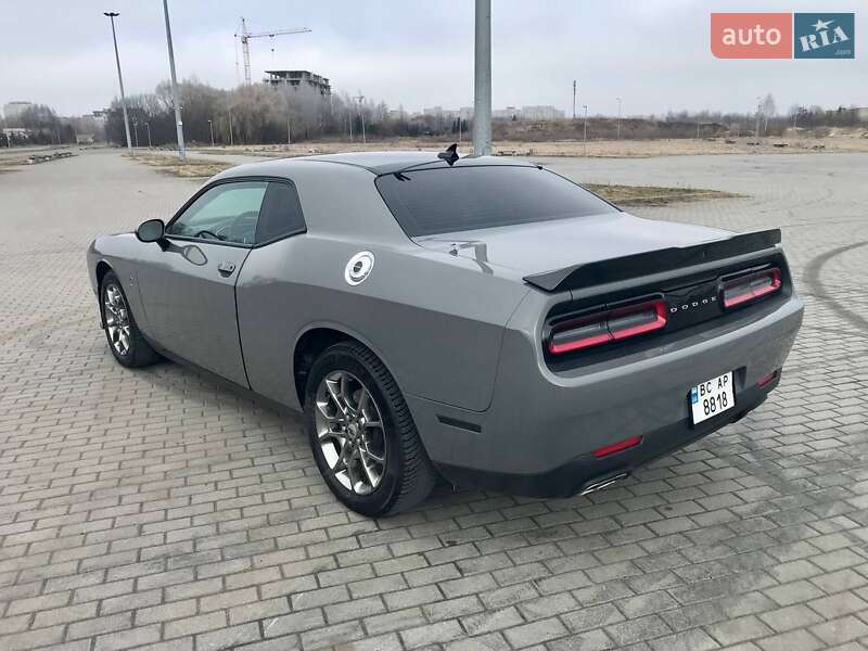 Купе Dodge Challenger 2017 в Львове