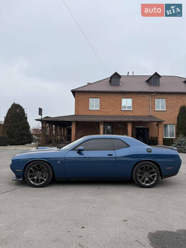 Купе Dodge Challenger 2020 в Кропивницькому