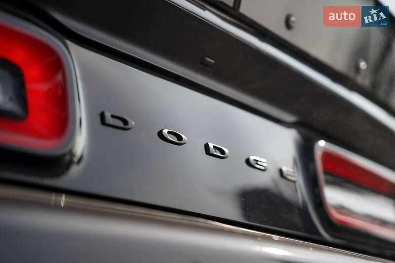 Купе Dodge Challenger 2019 в Черновцах