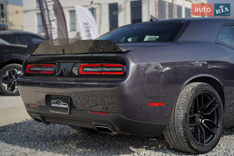 Купе Dodge Challenger 2019 в Черновцах