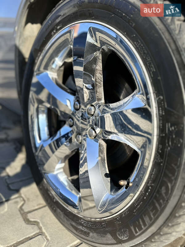 Купе Dodge Challenger 2013 в Черновцах