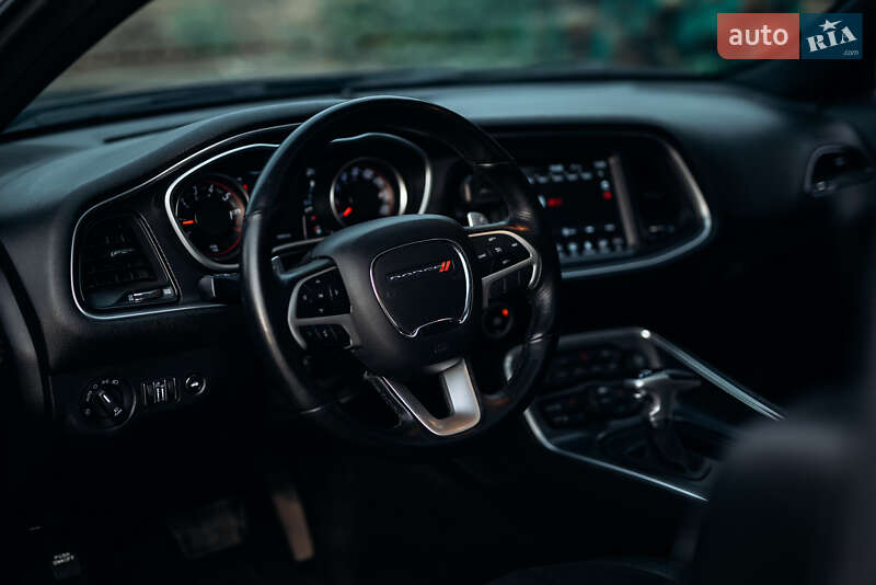 Купе Dodge Challenger 2018 в Киеве фото 7 Купе Dodge Challenger 2018 в Киеве