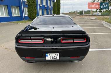 Купе Dodge Challenger 2020 в 