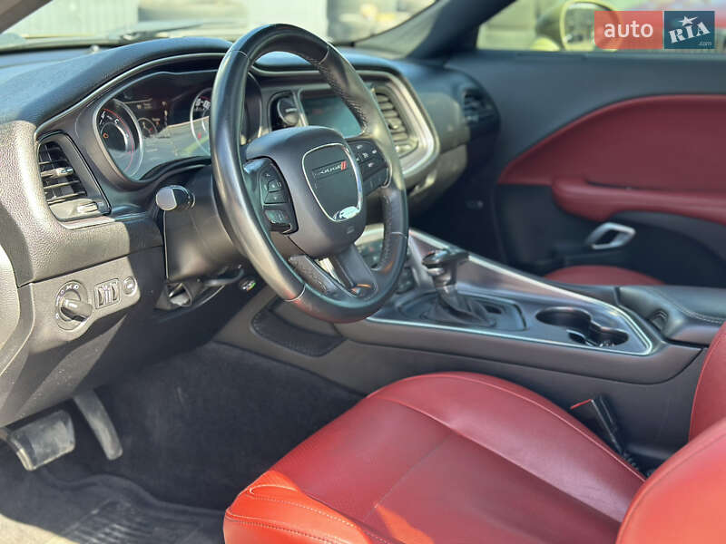 Купе Dodge Challenger 2014 в Києві