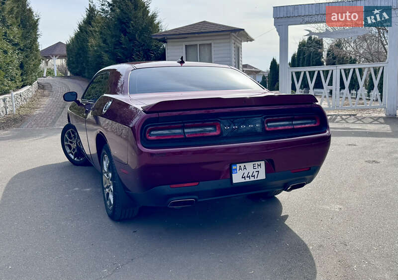 Купе Dodge Challenger 2017 в Киеве