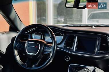 Купе Dodge Challenger 2018 в 