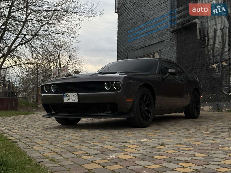 Купе Dodge Challenger 2016 в Луцьку