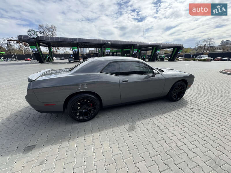 Купе Dodge Challenger 2018 в Киеве
