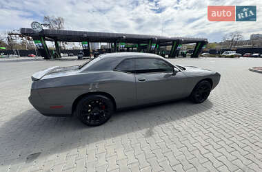 Купе Dodge Challenger 2018 в 
