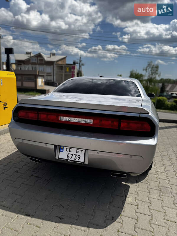 Купе Dodge Challenger 2013 в Черновцах