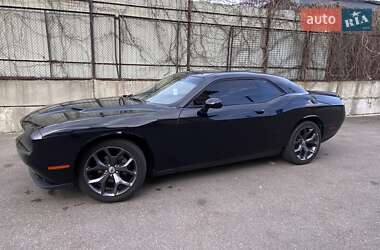 Купе Dodge Challenger 2017 в 