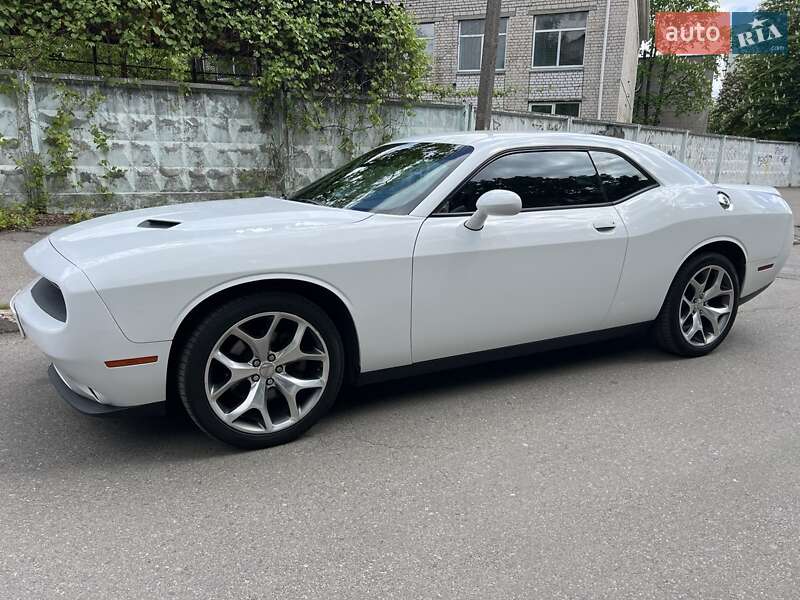 Купе Dodge Challenger 2016 в Киеве