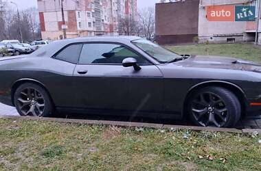 Купе Dodge Challenger 2017 в 