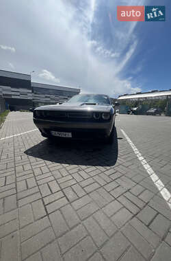 Купе Dodge Challenger 2018 в 