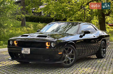 Купе Dodge Challenger 2018 в 