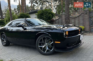 Купе Dodge Challenger 2018 в 