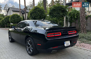 Купе Dodge Challenger 2018 в 