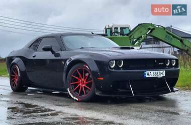 Купе Dodge Challenger 2018 в 