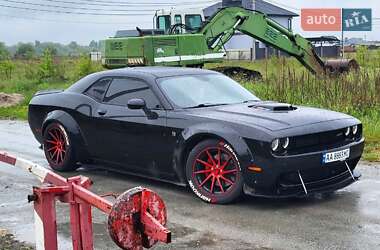 Купе Dodge Challenger 2018 в 