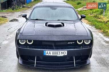 Купе Dodge Challenger 2018 в 
