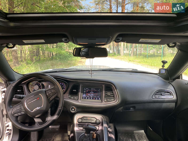 Купе Dodge Challenger 2018 в Новомосковську
