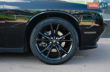 Купе Dodge Challenger 2017 в 