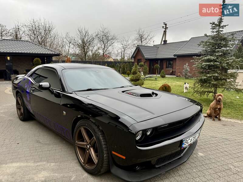 Dodge Challenger 2020