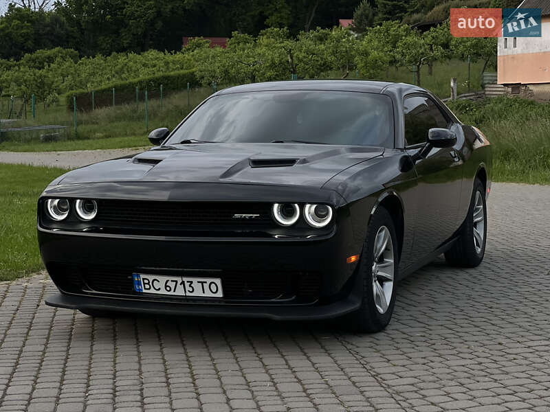 Купе Dodge Challenger 2017 в Львові
