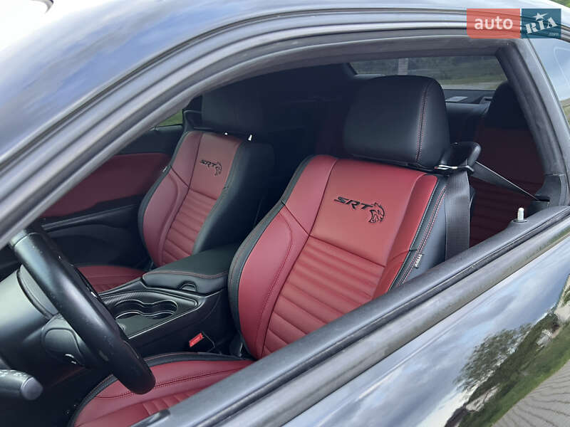 Купе Dodge Challenger 2017 в Львові