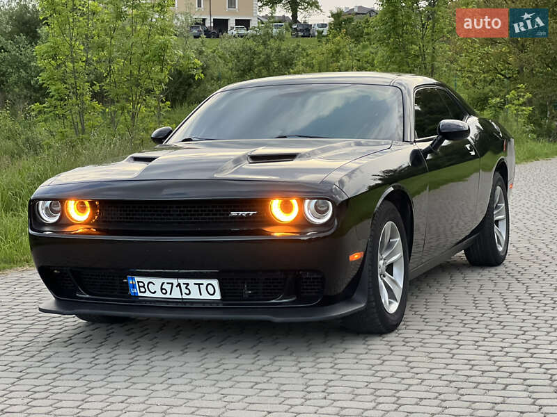 Купе Dodge Challenger 2017 в Львові