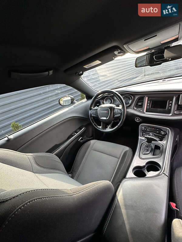 Купе Dodge Challenger 2015 в Луцке