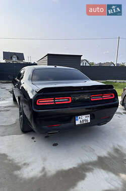 Купе Dodge Challenger 2015 в Луцьку