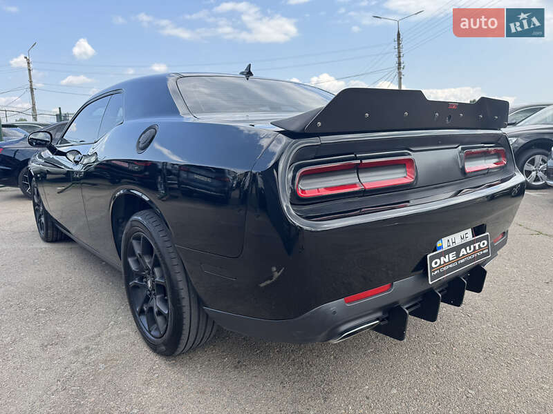 Купе Dodge Challenger 2017 в Киеве