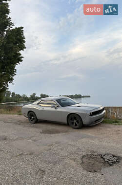 Купе Dodge Challenger 2013 в Буче