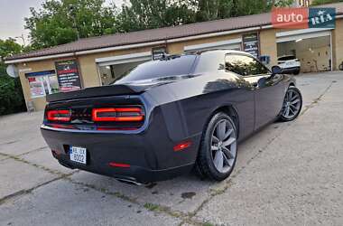 Купе Dodge Challenger 2017 в 