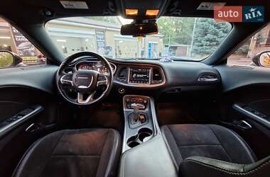 Купе Dodge Challenger 2017 в 