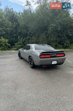 Купе Dodge Challenger 2017 в 