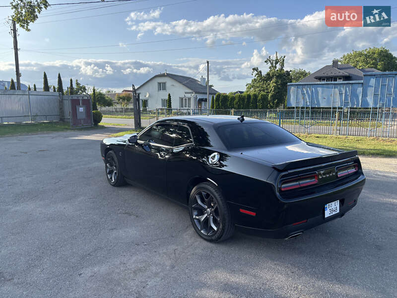 Купе Dodge Challenger 2019 в Тернополе