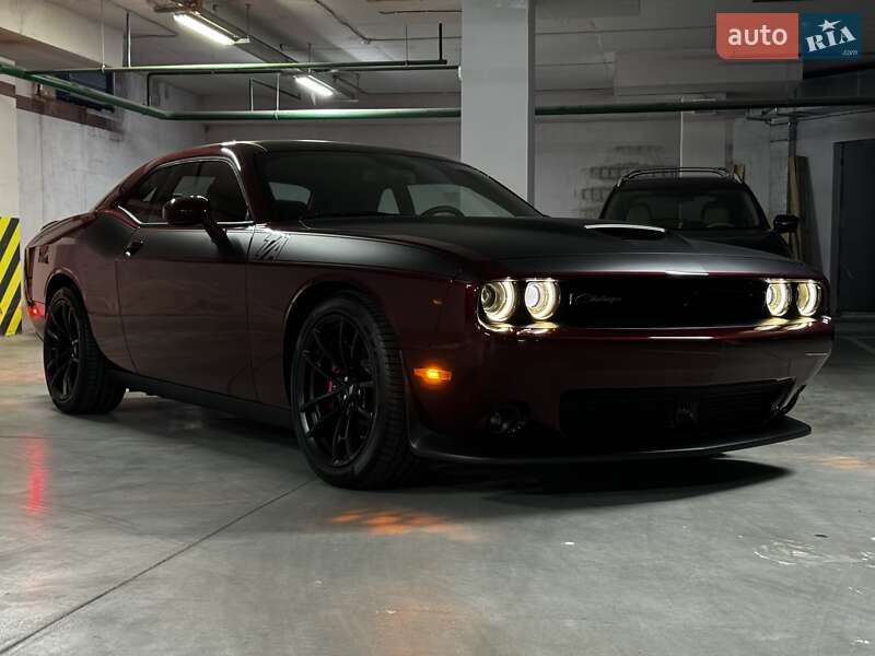 Купе Dodge Challenger 2023 в Киеве