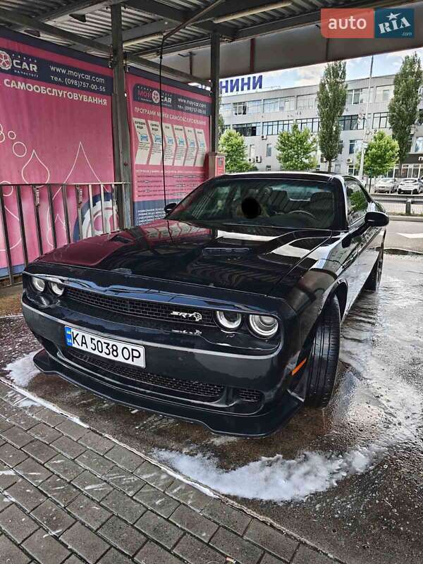 Купе Dodge Challenger 2014 в Киеве фото 2 Купе Dodge Challenger 2014 в Киеве