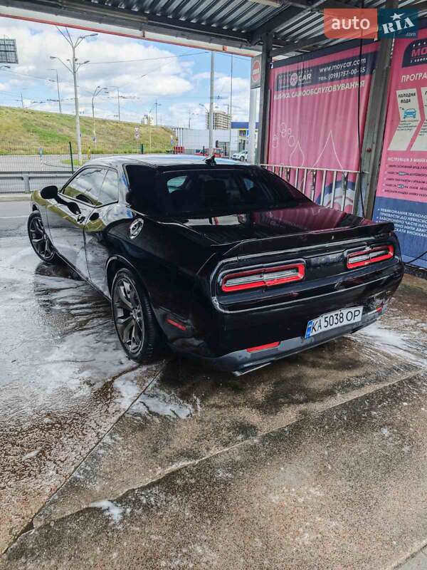 Купе Dodge Challenger 2014 в Киеве фото 5 Купе Dodge Challenger 2014 в Киеве