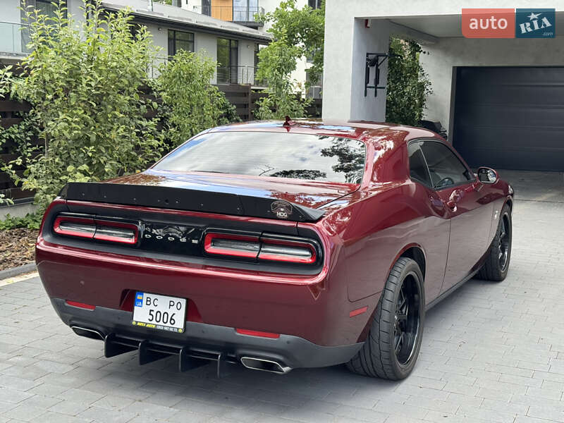 Купе Dodge Challenger 2019 в Львове