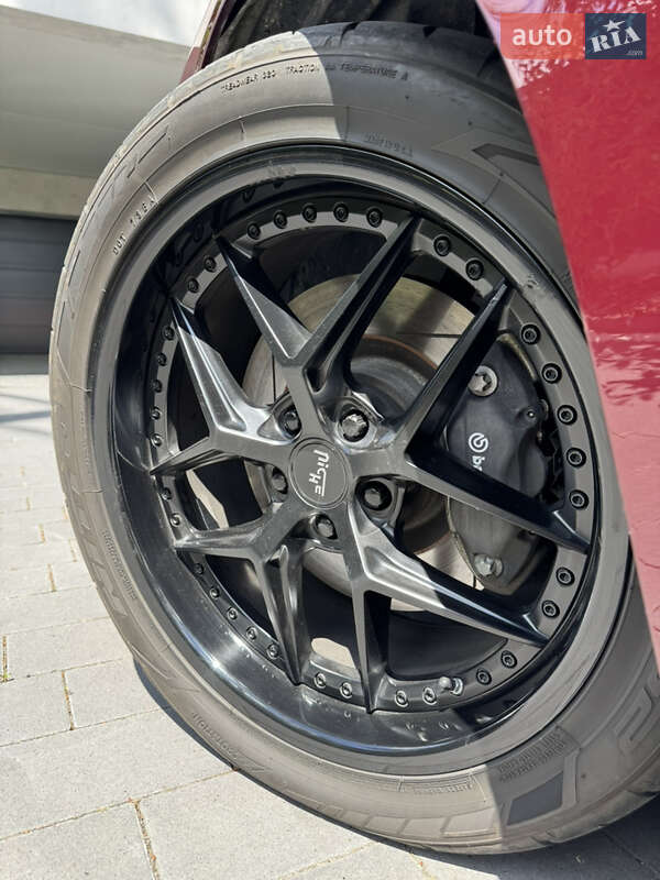 Купе Dodge Challenger 2019 в Львове