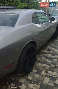 Купе Dodge Challenger 2017 в 