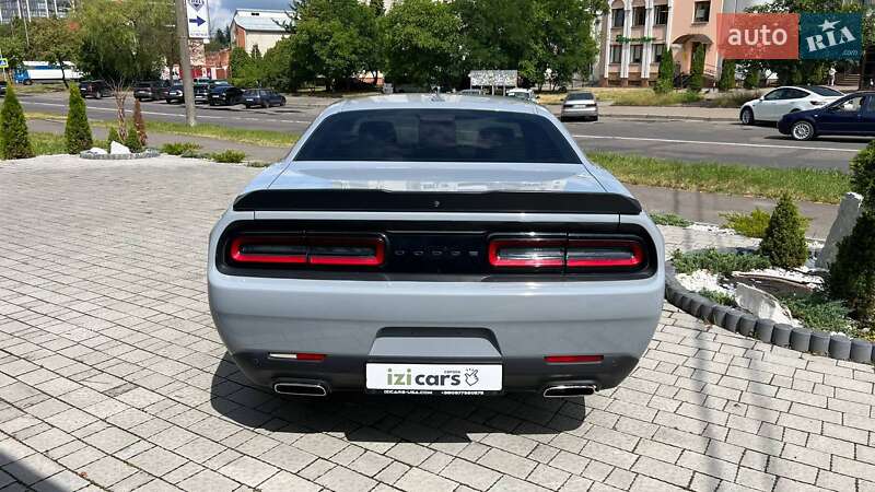 Купе Dodge Challenger 2021 в Львове