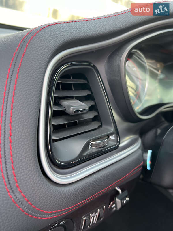Купе Dodge Challenger 2019 в Умани