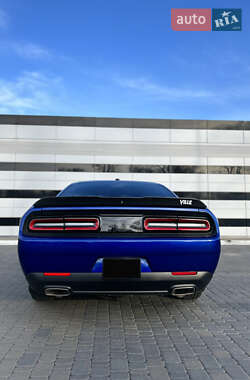 Купе Dodge Challenger 2019 в 
