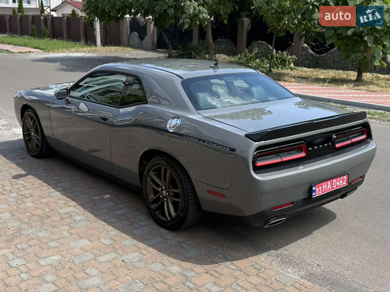 Купе Dodge Challenger 2017 в Киеве